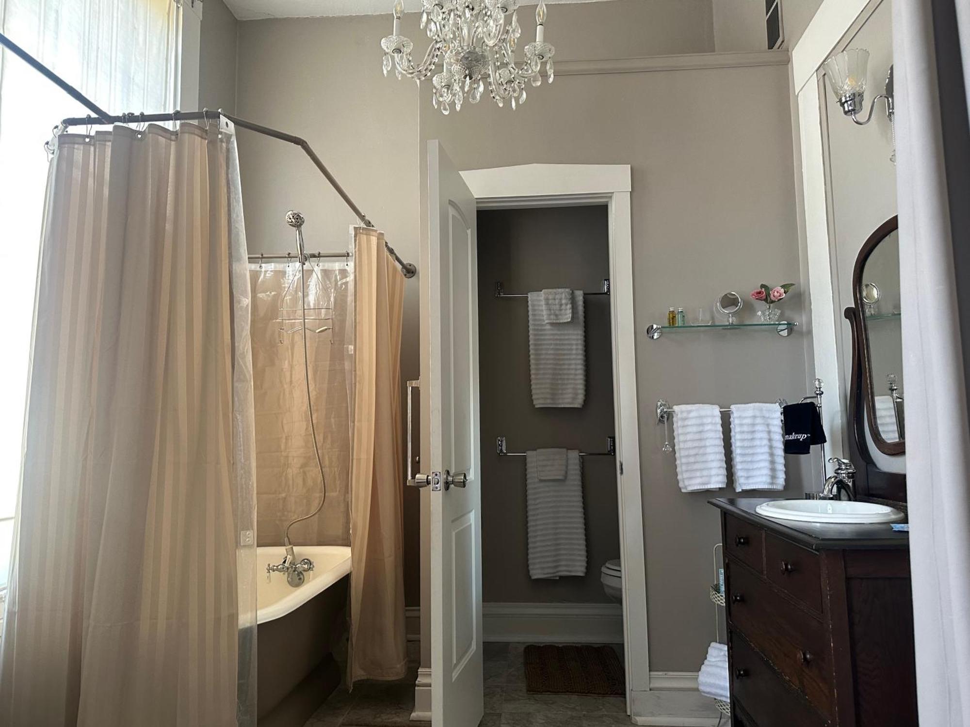 Iron Gate Inn Медісон Екстер'єр фото